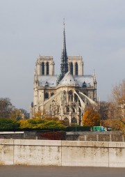 Le chevet de la cathédrale Notre-Dame. Cliché personnel (nov. 2012)