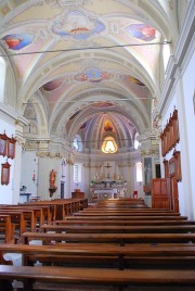 Vue de la nef baroque de l'église. Cliché personnel