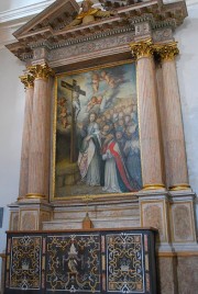 Un autel dans cette chapelle de style italien remarquable. Cliché personnel