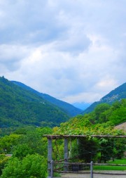 Vue sur le début de la région des Centovalli, depuis l'église de Verscio. Cliché personnel