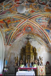Précieuses peintures anciennes dans une chapelle (gothique tardif). Cliché personnel