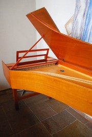 Le beau clavecin vers le choeur. Cliché personnel