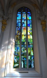 Un des vitraux du choeur (de Lämmler, 1961). Cliché personnel