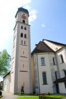 Une vue extérieure de l'église. Cliché personnel