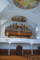 Vue de l'orgue Kuhn de l'église paroissiale catholique d'Alpnach. Cliché personnel (mai 2013)