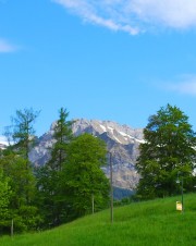 Vue du mont Pilate (Pilatus) depuis le parvis de l'église. Cliché personnel