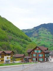 Vue extérieure en direction de la vallée de la rivière Melchaa. Cliché personnel