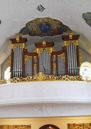 Vue rapprochée du grand orgue de tribune. Cliché personnel