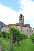 Vue de l'église romane San Nicola de Giornico (Tessin). Cliché personnel (sept. 2013)