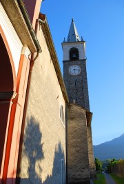 Vue de l'église San Giuseppe, Cugnasco. Cliché personnel (sept. 2013)