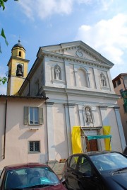 Vue de l'église. Cliché personnel (sept. 2013)