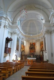 Vue de la nef de l'église paroissiale. Cliché personnel