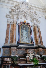 Eglise paroissiale San Vitale: un autel. Cliché personnel