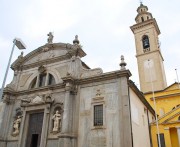 Autre vue extérieure de ces deux églises réunies. Cliché personnel