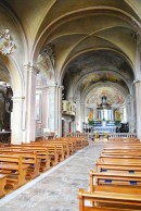 La nef avec la niche où se trouve l'orgue. Cliché personnel