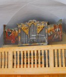 Vue de l'orgue positif de Valchava (restauré par Felsberg). Cliché personnel (juillet 2011)
