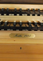 Signature de l'orgue Mathis. Cliché personnel