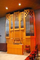 Vue de l'orgue Mathis, église cathol. de Schwanden. Cliché personnel (07. 2014)