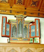 Vue de l'orgue historique Köberle (1686), volets ouverts. Crédit: http://peter-fasler.magix.net/
