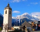 Eglise avec son clocher baroque. Source: www.champery.ch/