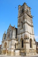 Façade de l'église (style gothique tardif - Renaissance). Cliché personnel