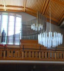 Orgue de l'église de Susten (partie à droite du buffet, vue depuis la nef). Cliché personnel (juin 2017)