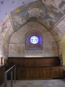 Vue de la chapelle recouverte de peinture murales du 14ème siècle. Cliché personnel
