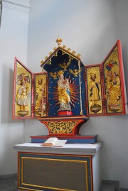 Autel latéral à droite du choeur: retable précieux gothique tardif. Cliché personnel