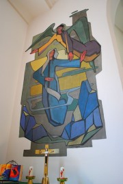 Vue d'une peinture de Werner Zurbriggen dans le choeur de l'église moderne. Cliché personnel