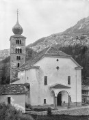 Ancienne église de St. Niklaus dont seul le clocher a été gardé. Source: de.wikipedia.org/
