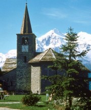 Vue extérieure de l'église. Source: www.graechen.ch/Media/Attraktionen/Kirche-Graechen