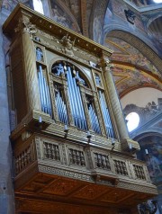 Orgue de la cathédrale de Parme, instrument Serassi, restauré par Mascioni en 2001. Source: it/wikipedia.org, auteur Maxime Gtn