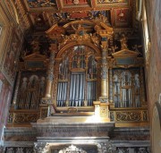Rome, basilique St-Jean-de-Latran, grand orgue. Photo de Anne-Marie Daems, dans orgbase.nl