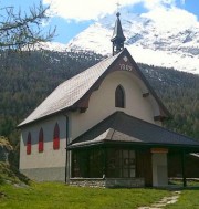 Vue de la petite église réformée (anglicane également). Cliché de la rubrique Wikipedia