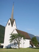 L'église St-Leonhard par beau temps. Source: https://www.setamina.ch/kapelle-st-leonhard-bad-ragaz.html