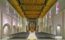 Intérieur restauré (église cathol.). Selon: https://www.kirche-heute.ch/blog/neu-konzipierte-kirche-von-muenchenstein-eingeweiht/ (Tom Bisig)