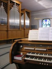 Console électrique et orgue, Bassecourt. Cliché personnel