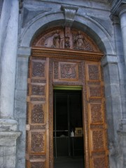 Porte d'entrée de l'église. Cliché personnel