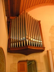 Petite Montre de l'orgue Kuhn dans la nef. Cliché personnel