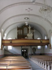 Vue de la nef en direction de l'orgue. Cliché personnel
