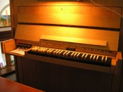 Le clavier du Positif (orgue) en tribune. Cliché personnel