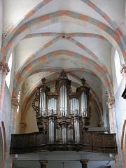 Vue de l'orgue depuis le milieu de la nef. Cliché personnel