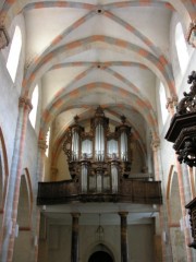 Perspective de la nef en direction de l'orgue. Cliché personnel