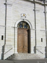 La façade très belle de cette église. Cliché personnel