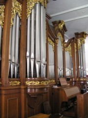 Perspective sur l'ensemble du buffet de l'orgue. Cliché personnel