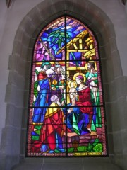 Le beau vitrail du choeur de l'église française de Morat. Auteur: Linck, 1929. Cliché personnel