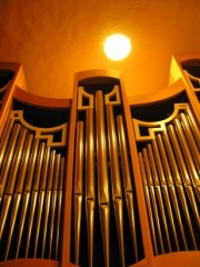 Temple St-Jean: façade de l'orgue St-Martin. Cliché personnel