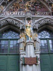 Détail du portail sculpté à l'entrée du Münster de Berne. Cliché personnel