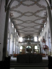 Vue intérieure de cette église en direction de l'orgue restauré. Cliché personnel