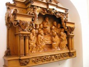 Bas-relief en bois sculpté en l'église de Cornol. Cliché personnel